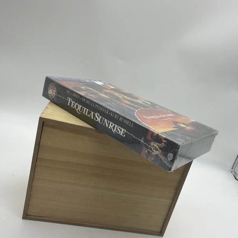 VHS Video - Tequila Sunrise‎ - WB Hits - Mel Gibson Kurt Russell Movie NEW